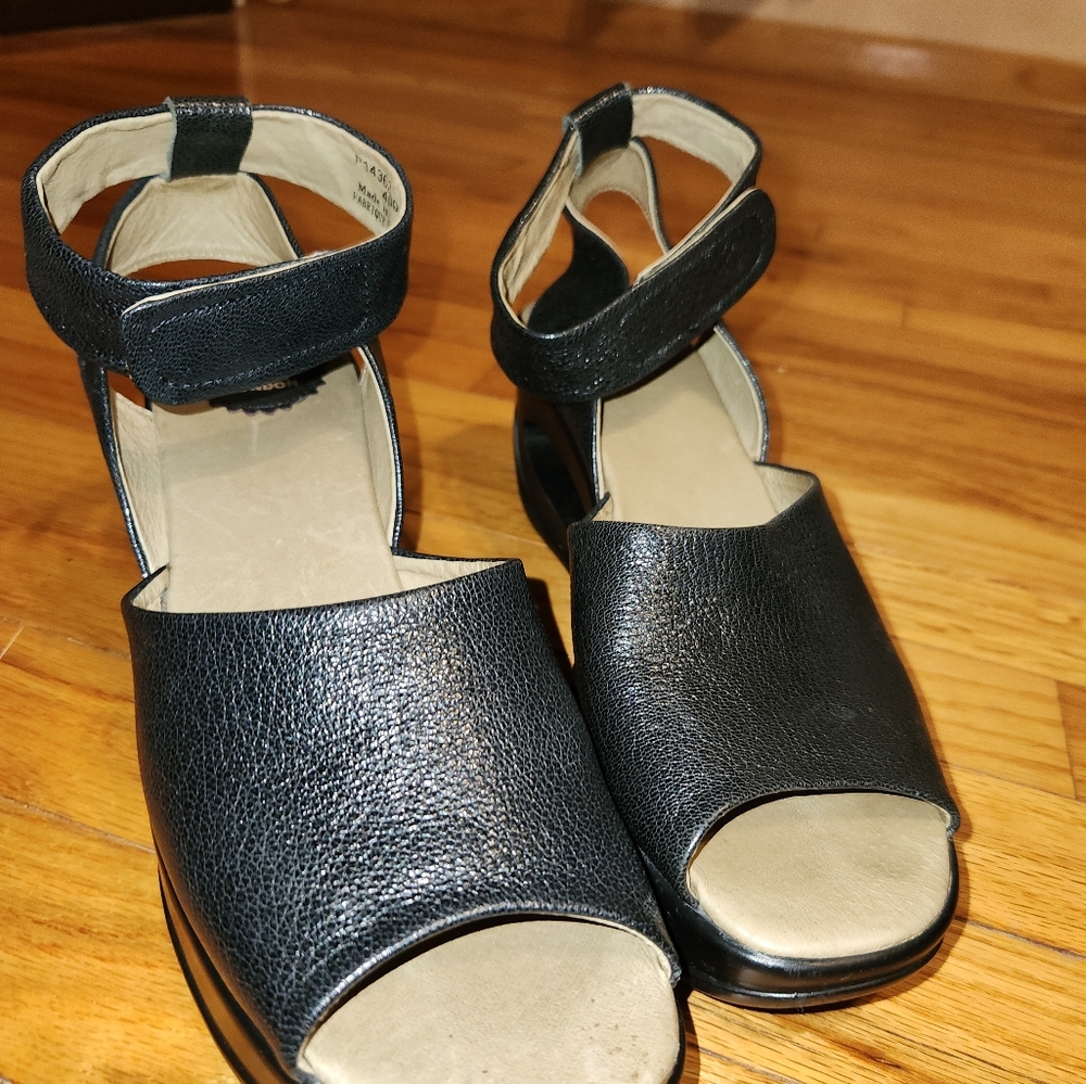 Fly London Black Leather Wedge Size 9 - Picture 3 of 3